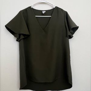 2 Hearts V-Neck Short Sleeve Blouse | Medium | Olive Green